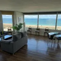 Spacious Apartment in Valencia with Sea View - 160 sqm, отель в Валенсии