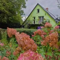 Siedlisko nad Stawem โรงแรมในNowa Wieś