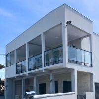 Loft’s -260m da Praia- C/ AR -Tv filmes e Series, hotel din apropiere de Aeroportul Internațional Navegantes - Ministro Victor Konder - NVT, Navegantes
