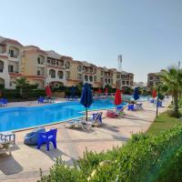 شاليه مصيفي فاخر قرية لاسيرينا الساحل الشمالي, hotel poblíž El Alamein International Airport - DBB, Dawwār Ḩājj as Sayyid Rizq