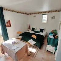 Etage privatif au calme - 2 chambres & salle de bains, hotel u gradu Barret-de-Lioure