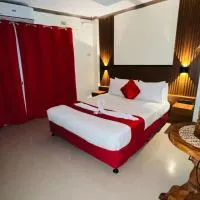 Red Palm Inn balcony room with Netflix, hotel en Baybay