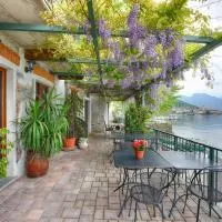 B&B Nest on the Lake – hotel w mieście Lezzeno