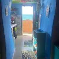 Maison troglodyte en bordure de mer, hotel v mestu Aglou