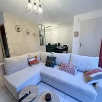 T3 duplex with garden, hotel sa Arpajon-sur-Cère