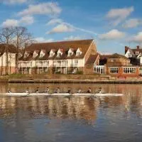 London Thames Lodge by Dancenter near Thorpe Park, hotel v destinácii Staines