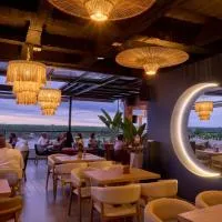 Kamaleb Farallones Hotel، فندق في كويبدو