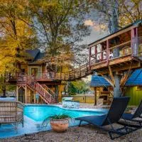 Tree Cabin in Bentonville, Hotel in Bentonville