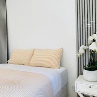 Room in brand new house, hotel poblíž Letiště Taupo - TUO, Taupo
