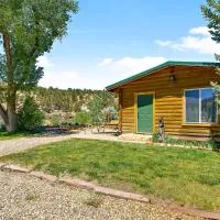 The Park Cabin at Mount Carmel Motel and RV Park, hotel in Mount Carmel