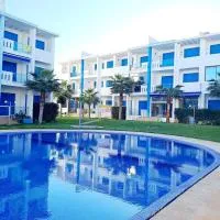 appartement à Mansouria avec piscine et accès a la mer Perla Andaloussia El Mansouria, hotel in Mansouria