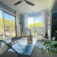 Stylish Small Ocean Homestay Near Deer Park Train Station, hotel en Deer Park