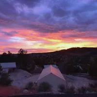 Glamping Tent #5 with Heat AC and Private Bath, ξενοδοχείο σε Orderville