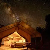 Glamping Tent #10 with Heat AC and Private Bath, готель у місті Одервілль