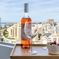 Luxury 1 min Beach with Sea View, Wifi, AC, SmartTV, hotel di Praia da Rocha