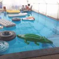 Villa Les Martinets-Chambres Climatisées-Parking Privé-Piscine-Jacuzzi-Brise Fraîche de la Montagne, hotel u gradu Le Poujol-sur-Orb