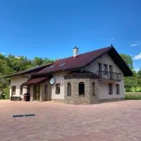 Dom v stráni, hotel sa Poniky