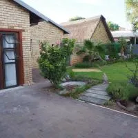 Smirna Guesthouse, hotel di Vryburg