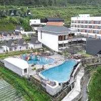 Gulala Azana Hotel & Resort Guci Tegal, hotel v destinácii Tegal