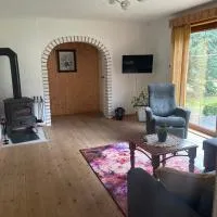Apartment AliS, hotel di Tønjum