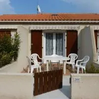 Duplex Brem Sur Mer Piscine Proximité Plage Parking 5 pers Max, hotel di Brem-Sur-Mer