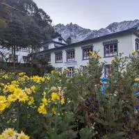 Lukla Himalaya Lodge, отель в городе Лукла