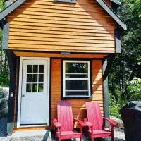 Off Grid Wildwood Bunkies, hotelli kohteessa Bailieboro