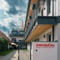 Pension Zwolenčan، فندق في زفولين