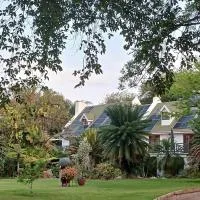 Cuckoos Nest Guest House, hotel i Louis Trichardt