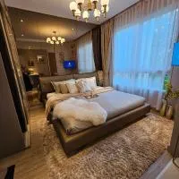 The City Condo Near Central Fest Phuket, Pool view, viešbutis mieste Ban Sam Kong