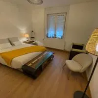Les HIRONDELLES CHAMBRES HOTES 10 PERSONNES, hotel a Festubert