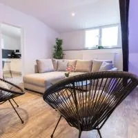 Fewomo, Historisches Moselflair Apartment, 6 Personen, Stilvoll & Komfortabel für deinen Urlaub, hotel a Lieser
