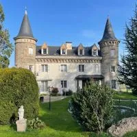 Château Philip, hotell i Saint-Genest-Lerpt