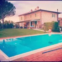 Alloggio incantevole con piscina: Vinci'de bir otel