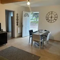 Studio indépendant Lisieux, hotel in Lisieux
