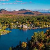voco Saranac Lake NY - Waterfront by IHG, hotel poblíž Letiště Adirondack - SLK, Saranac Lake