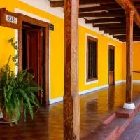 Hotel Los Artesanos، فندق في Villa Alegre