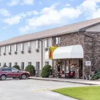 Super 8 by Wyndham Antigo, hotel u gradu 'Antigo'