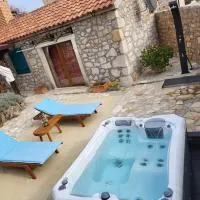 Stone House Knezevic, hotel en Vinjerac