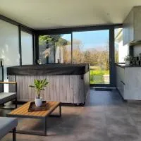 Suite de luxe avec Spa، فندق في سان ميدارد-أون-جال