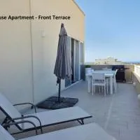 Blue Sky Apartments, מלון בMġarr
