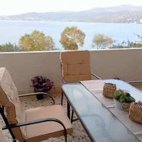 Perdika Bayview House, hotel v destinaci Perdhika
