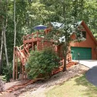 Couples Carriage House Retreat-Wineries & Hiking, hotel sa Dahlonega