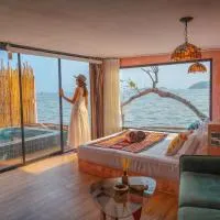 Moroccan Beachfront Pool Villa Koh Larn、Ko Sakのホテル