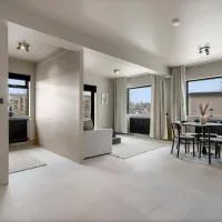 Newly renovated apartment by the sea in Hafnarfjörður, hotel v destinaci Hafnarfjördur