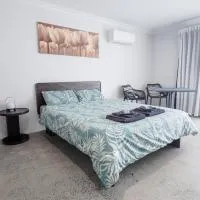 Guest Room with Ensuite & Private Entrance by P2 Living,Vasse的飯店