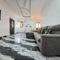Empress White House Accra, hotel in Tema