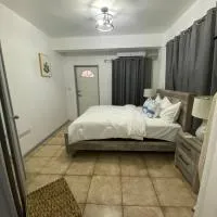 Roseau city hub apt #1, хотел в Розо