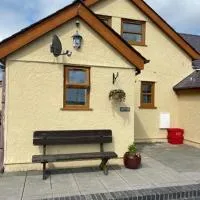 Anglesey Quiet cottage otto, hotel u gradu Gwalchmai