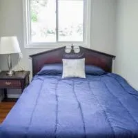 Westlake Waupoos Cottage, hotel di Wellington